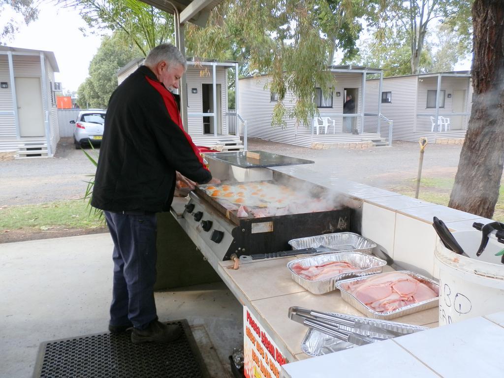 Narrabri Motel And Caravan Park Luaran gambar